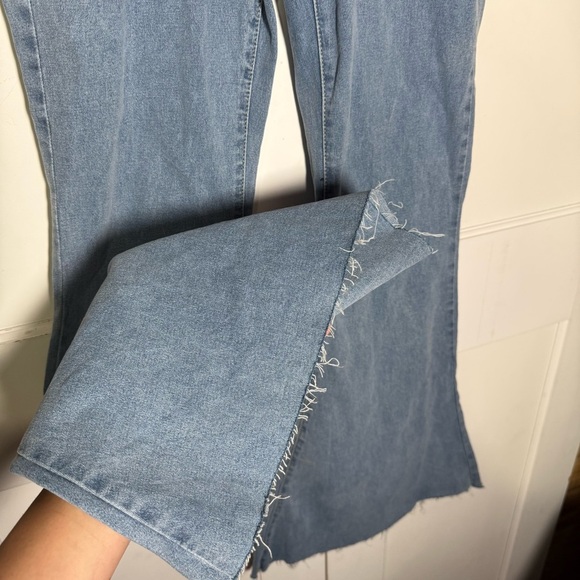 Forever 21 Flare Wide Leg Jeans Blue High Rise Size 28 Raw Hem NWT Denim - Picture 7 of 11